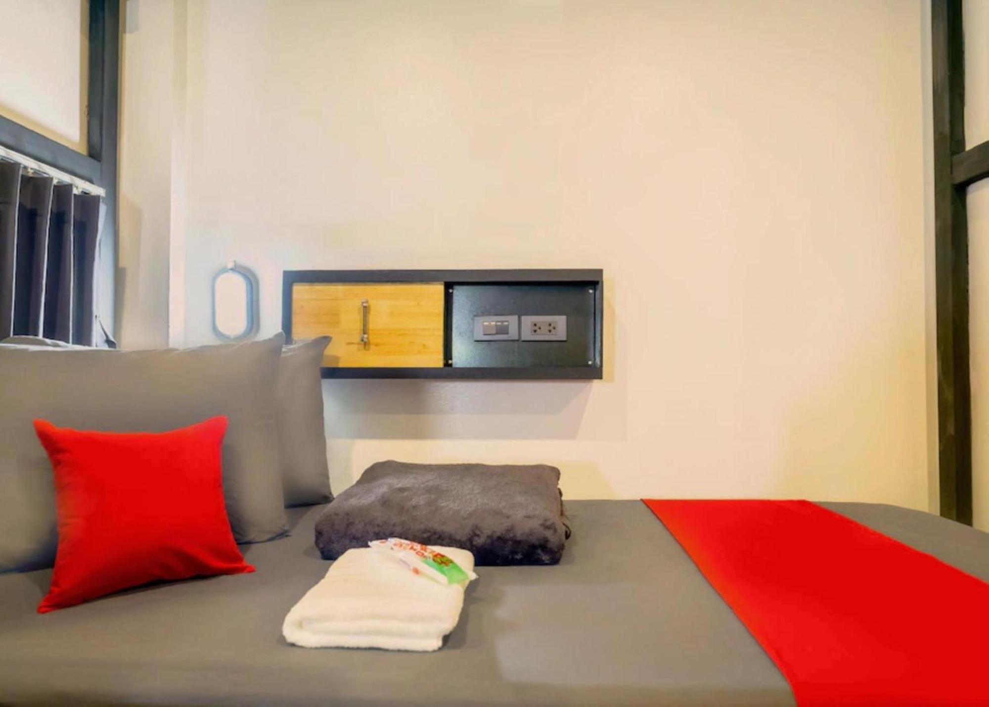 בנגקוק Episode 11 Hostel Sukhumvit מראה חיצוני תמונה